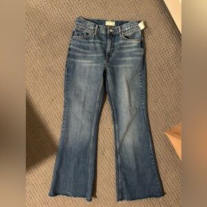 FREE PEOPLE We The Free Mid Rise Capri Flare Raw Hem Denim Size 27